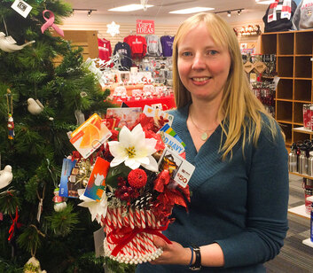 mnbkstr-christmas-stocking-2014-winner-photo-001