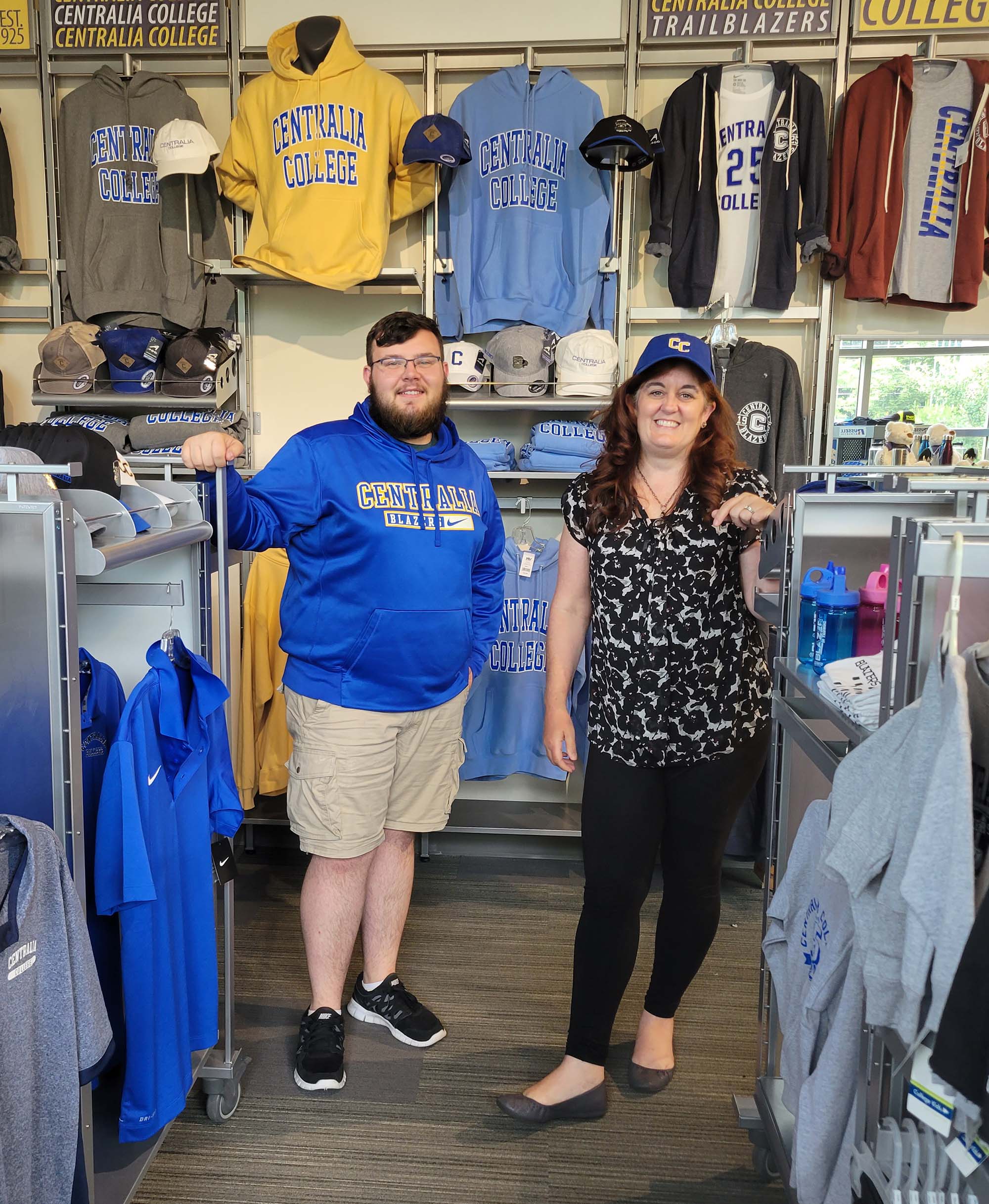 Zachary Queen and Julie Wood in the Centralia College Bookstore